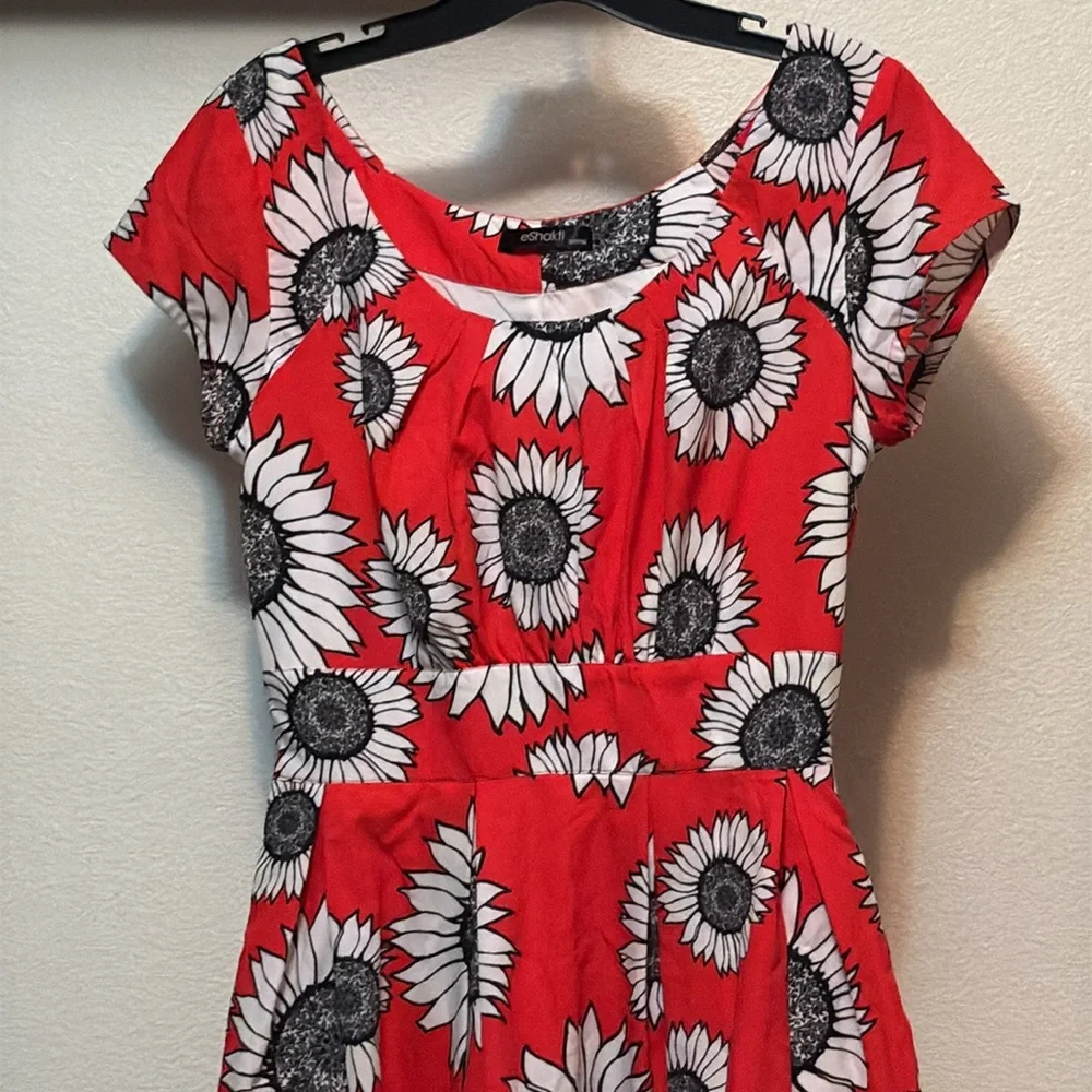 EShakti women’s dress Sz 10 Red, Black & White Sunflowers 🌻 smocked waist NWOT - Picture 2 of 10